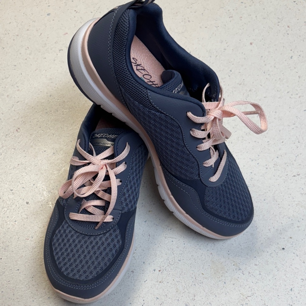 Skechers Women's Navy and Pink Sneakers